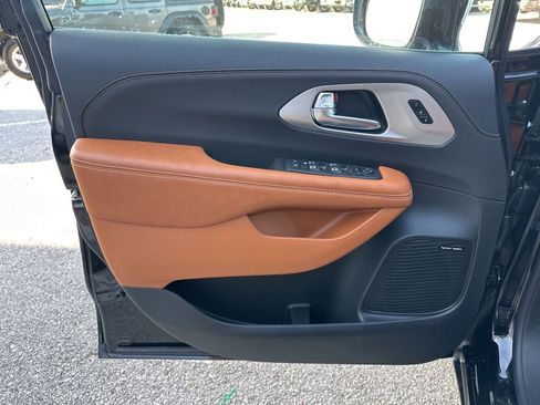 New 2026 Chrysler Pacifica Pinnacle image 63