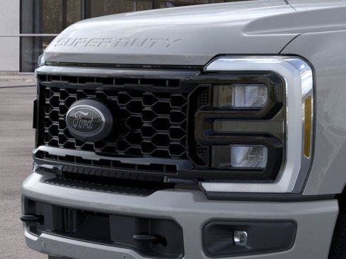 New 2026 Ford F250 Lariat w/ Black Appearance Package AWD/4WD image 17