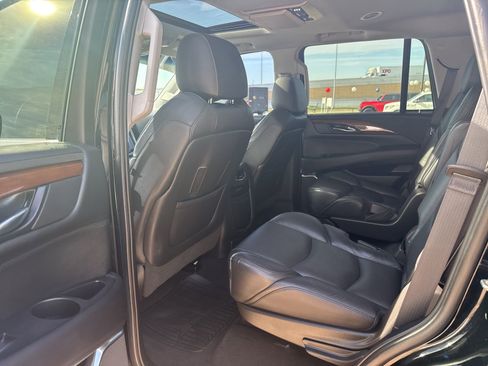 Used 2019 Cadillac Escalade Premium Luxury AWD/4WD image 28