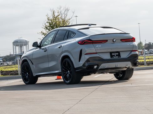 New 2026 BMW X6 xDrive40i w/ Executive Package image 3