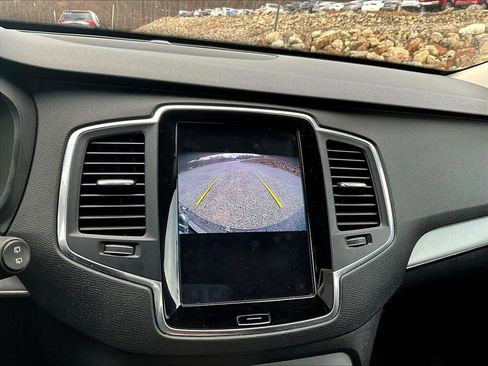 Used 2021 Volvo XC90 T5 Momentum w/ Protection Package Premier image 18