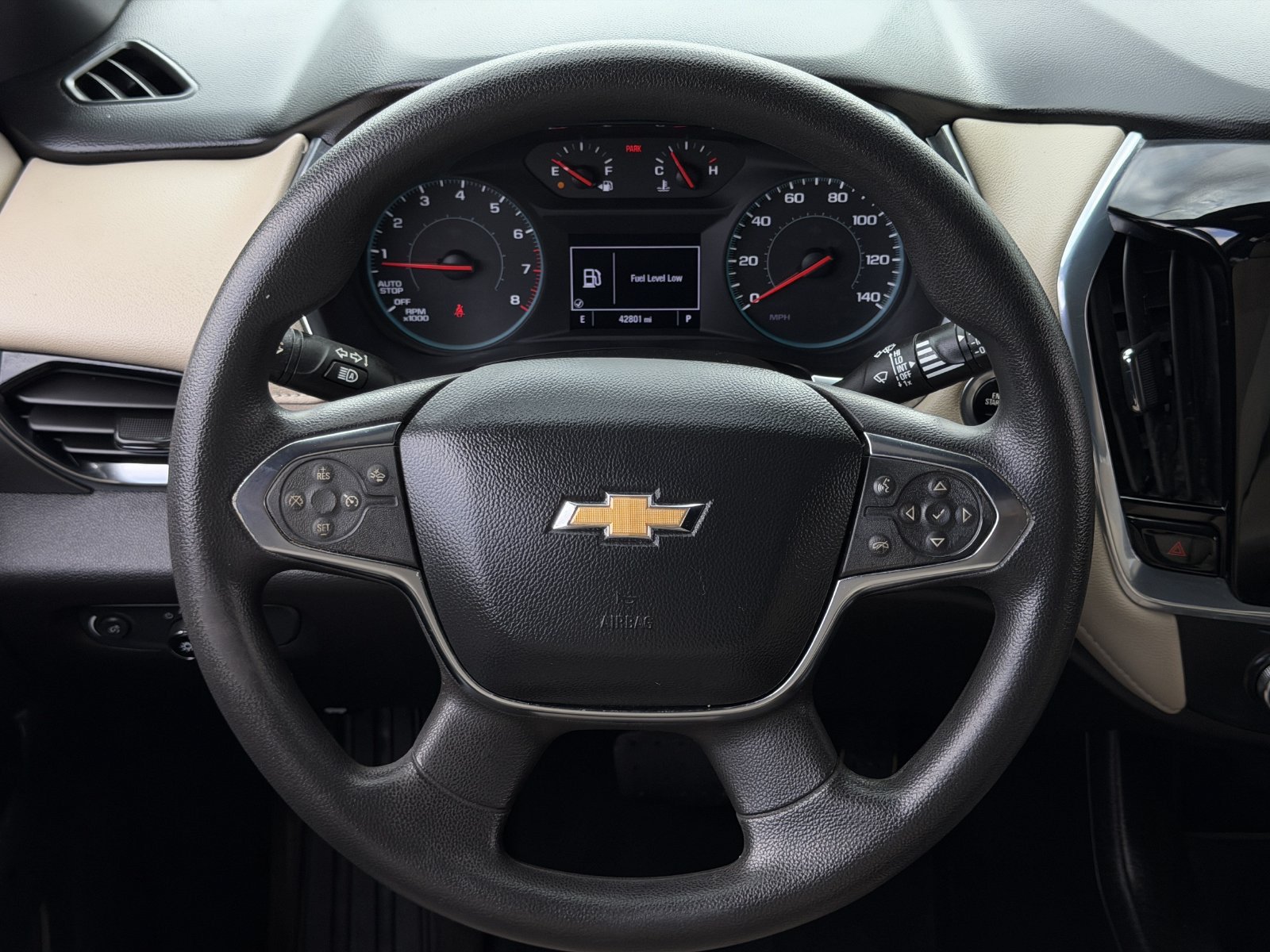 Used 2022 Chevrolet Traverse LS FWD image 13
