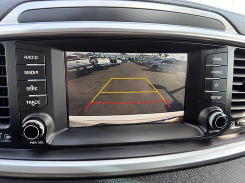 Used 2020 Kia Sorento EX image 36