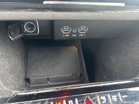 Used 2024 Jeep Wagoneer L Series II w/ Flexible Seating Group image 13