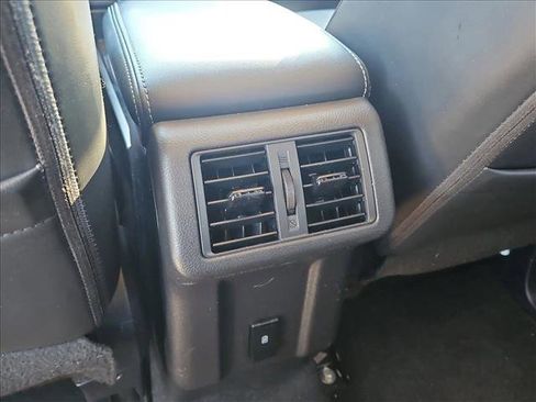 Used 2020 Mitsubishi Outlander SE image 17