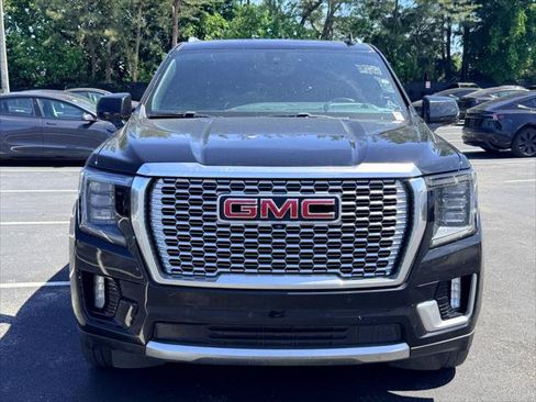 Used 2021 GMC Yukon Denali w/ Denali Premium Package RWD image 11
