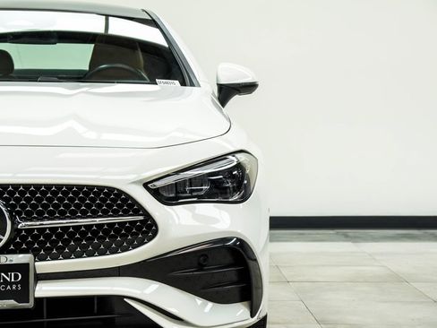Used 2025 Mercedes-Benz CLE 300 4MATIC Coupe w/ AMG Line image 8