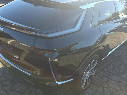 Used 2024 Cadillac Lyriq Luxury image 2