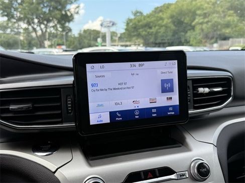 Used 2022 Ford Explorer XLT w/ Equipment Group 202A image 17