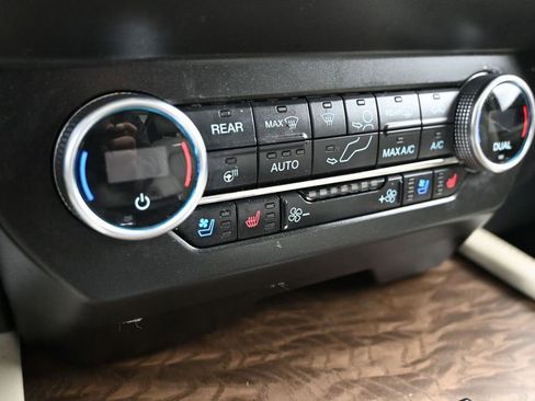 Used 2020 Ford Expedition Platinum AWD/4WD image 20