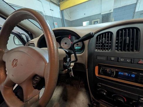 Used 2002 Dodge Caravan SE FWD image 34