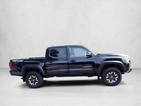 Used 2019 Toyota Tacoma TRD Off-Road AWD/4WD image 5