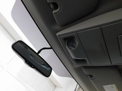 Used 2011 Dodge Grand Caravan SXT image 50