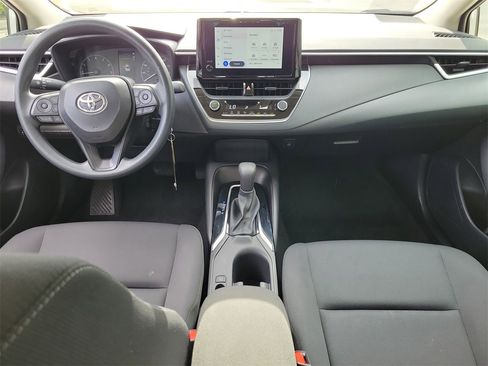 Used 2025 Toyota Corolla LE image 12