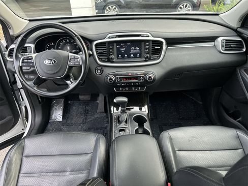 Used 2019 Kia Sorento EX image 10
