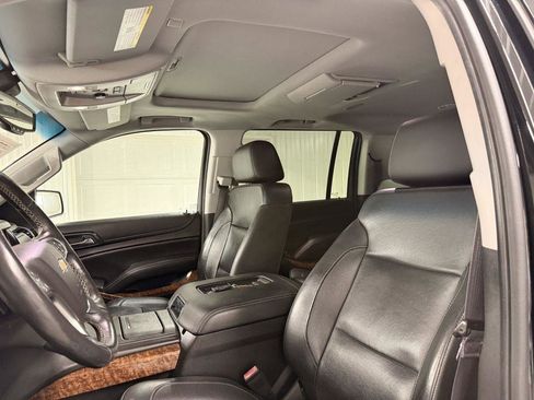 Used 2017 Chevrolet Suburban Premier image 13