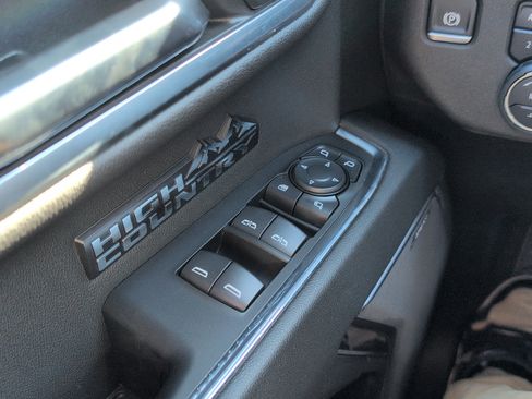 Used 2024 Chevrolet Silverado 1500 High Country w/ High Country Premium Package AWD/4WD image 13