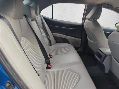 Used 2018 Toyota Camry SE image 16