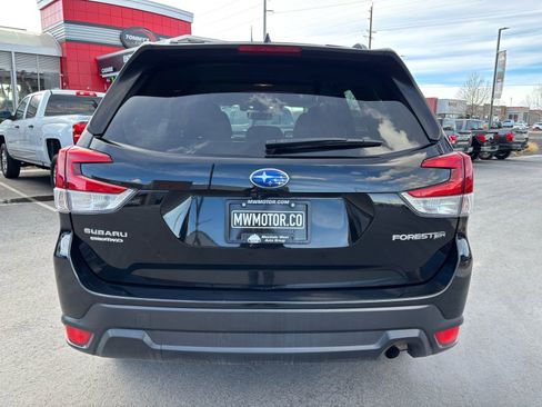 Used 2021 Subaru Forester Premium image 9