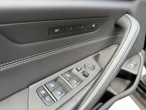 Used 2022 BMW M5 w/ Executive Package image 13