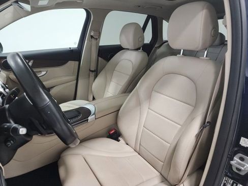 Used 2022 Mercedes-Benz GLC 300 4MATIC image 23