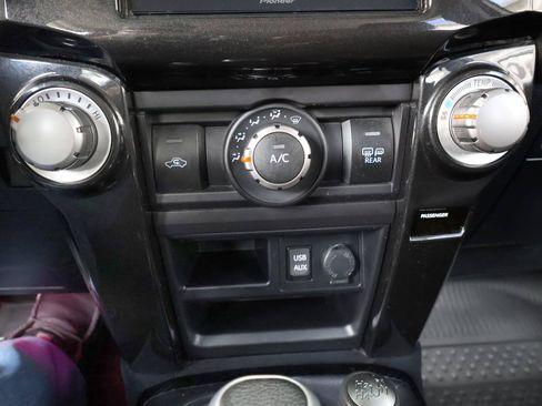 Used 2019 Toyota 4Runner TRD Off-Road Premium AWD/4WD image 49