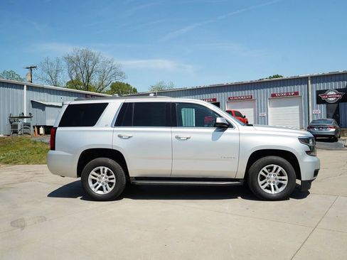 Used 2018 Chevrolet Tahoe LT image 3