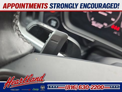 Used 2024 Porsche Cayenne w/ Premium Package AWD/4WD image 45