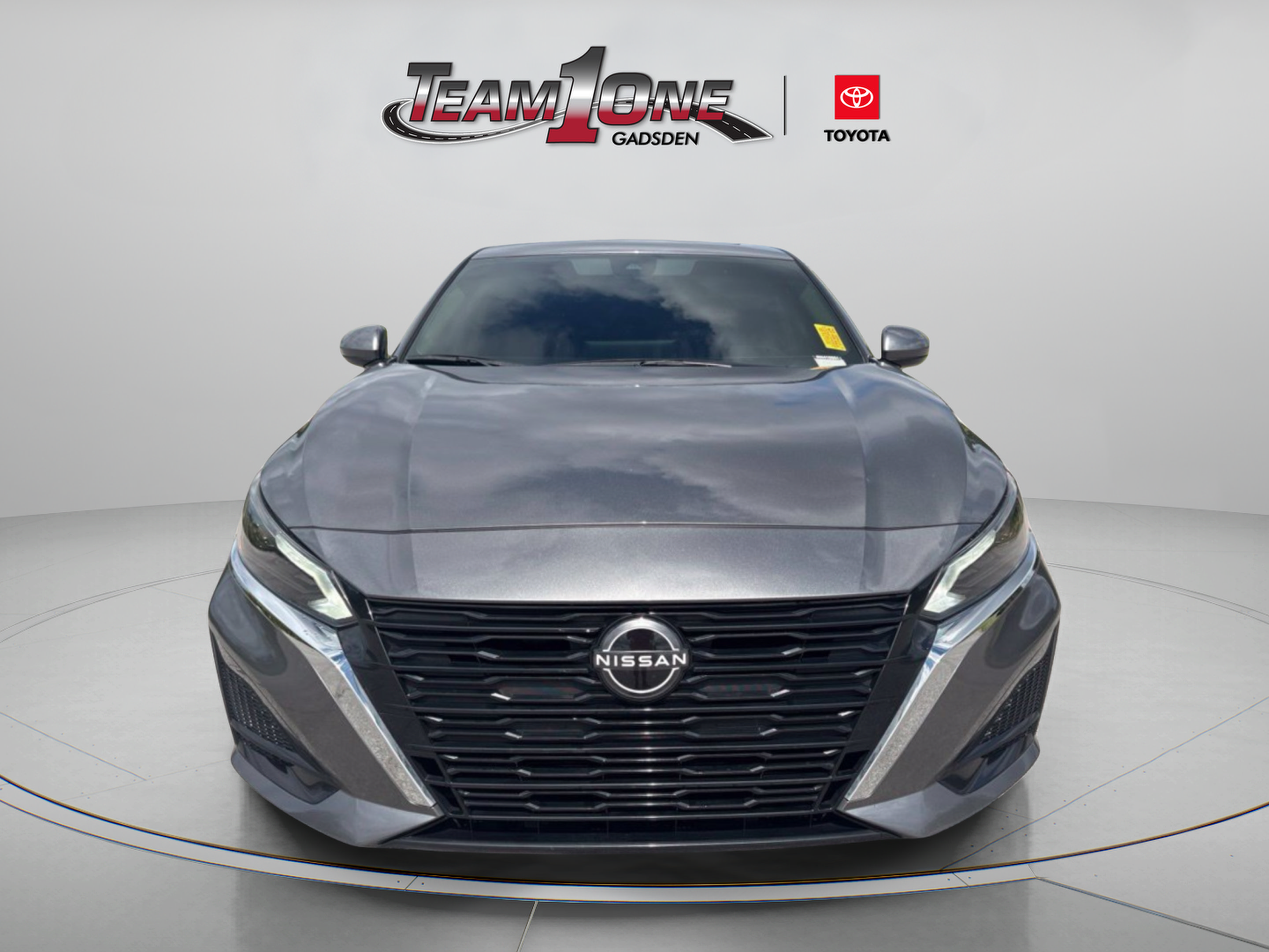 Used 2024 Nissan Altima 2.5 SV w/ SV Premium Package FWD image 2
