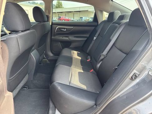 Used 2017 Nissan Altima 2.5 SR w/ Midnight Edition Package FWD image 16