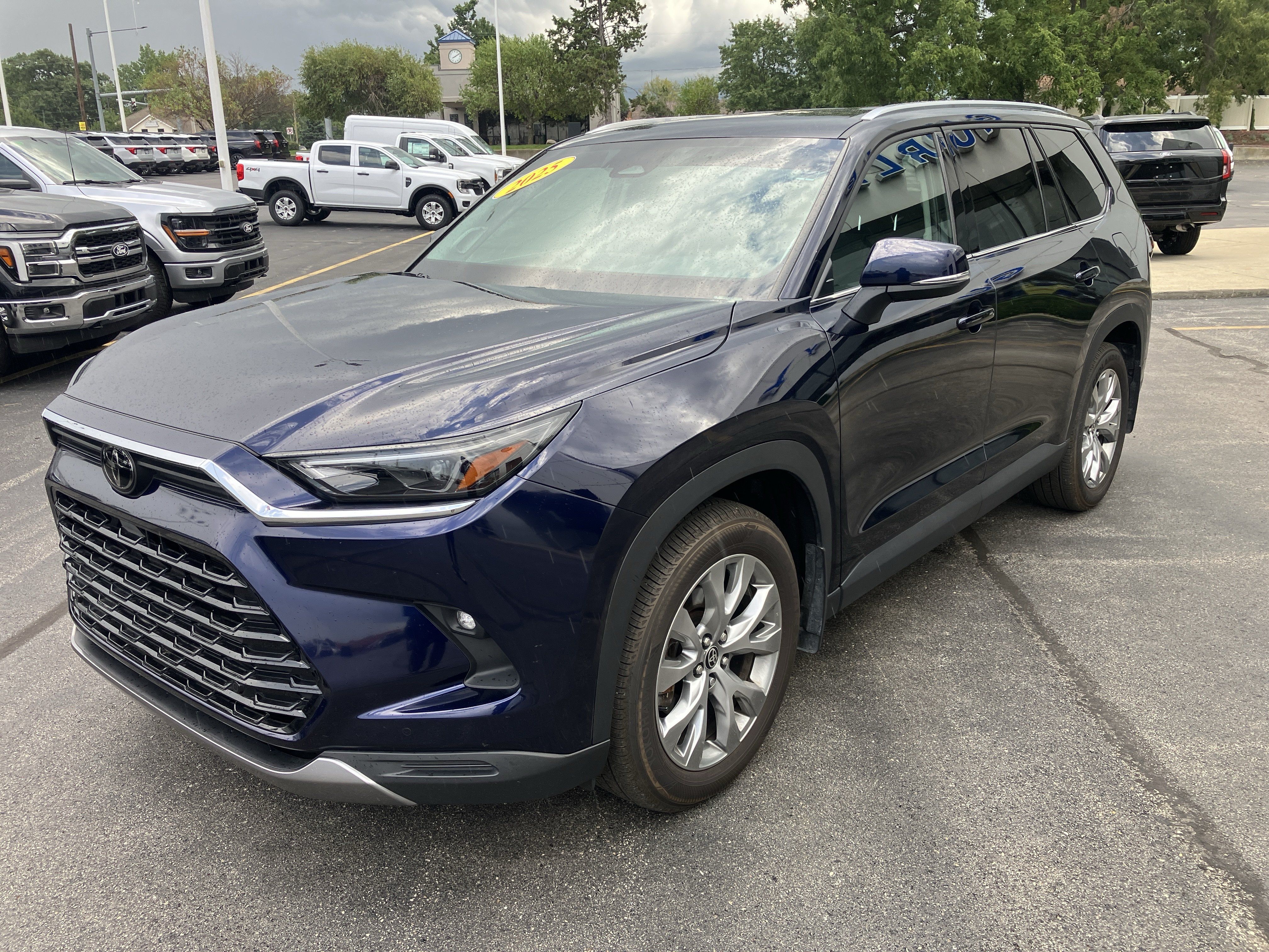 Used 2025 Toyota Grand Highlander AWD Hybrid image 3