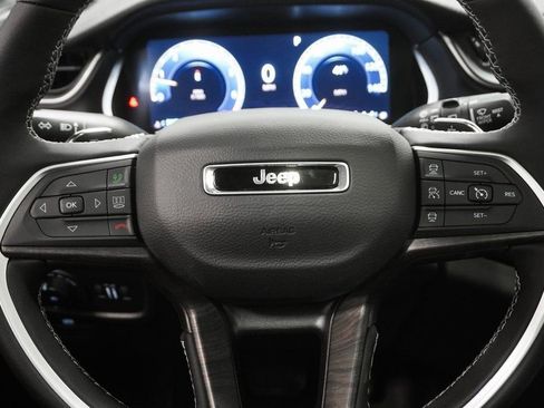 New 2025 Jeep Grand Cherokee L Limited image 24