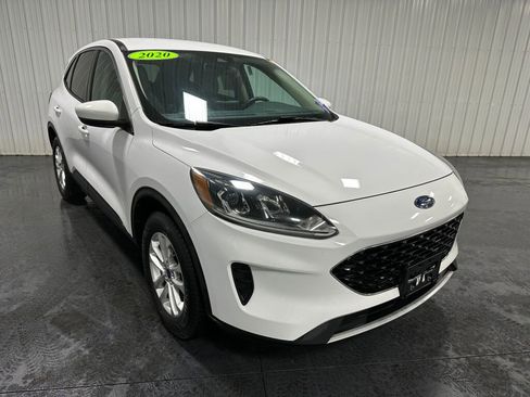 Used 2020 Ford Escape SE image 2