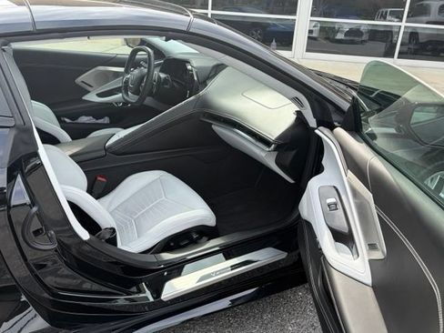 Used 2021 Chevrolet Corvette Stingray Premium Conv w/ Z51 Performance Package RWD image 36