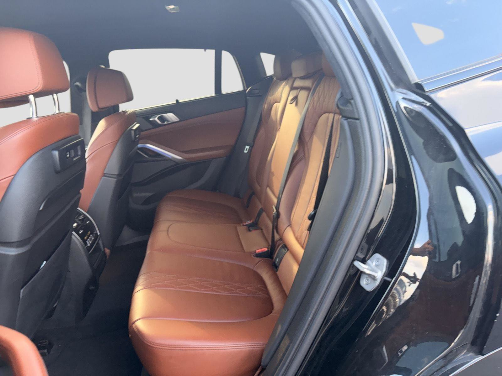 Used 2022 BMW X6 M50i w/ Executive Package AWD/4WD image 7