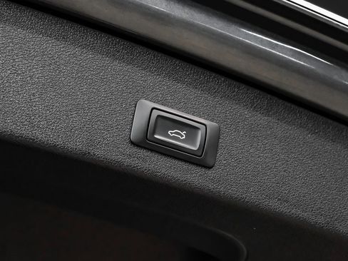 Used 2017 Audi Q5 2.0T Premium Plus w/ Technology Package image 69