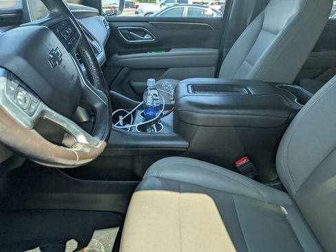 Used 2022 Chevrolet Tahoe Z71 w/ Luxury Package AWD/4WD image 9