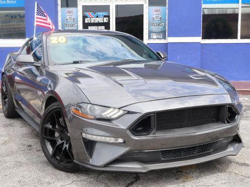 Used 2020 Ford Mustang GT RWD image 2