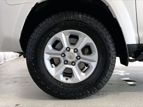 Used 2020 Toyota 4Runner SR5 Premium AWD/4WD image 8