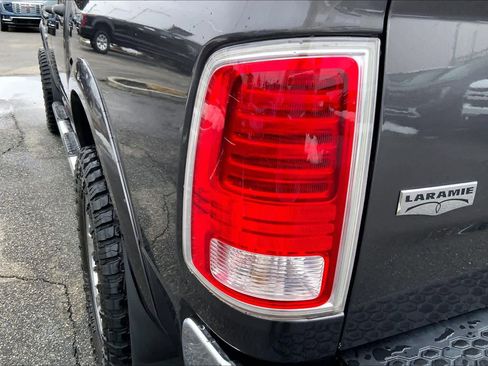 Used 2017 RAM 1500 Laramie image 27