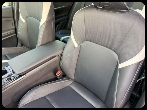 Used 2025 Toyota Camry SE FWD image 20