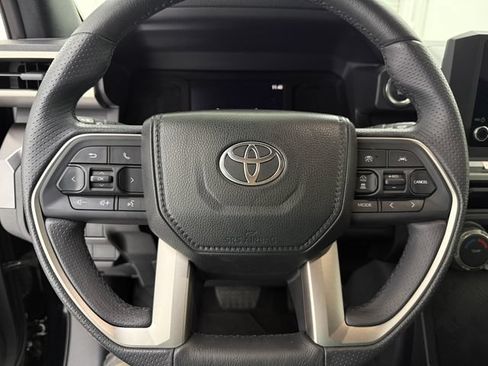Used 2026 Toyota 4Runner SR5 AWD/4WD image 9