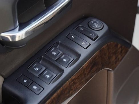 Used 2018 Chevrolet Silverado 1500 LT w/ Texas Edition image 19