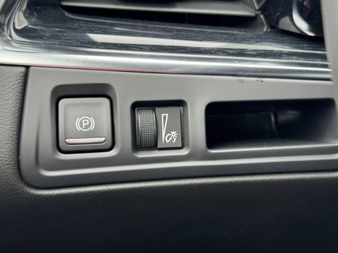 New 2025 Cadillac XT5 Premium Luxury image 28