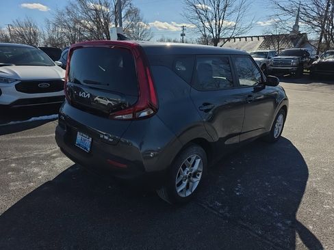 Used 2022 Kia Soul S image 5