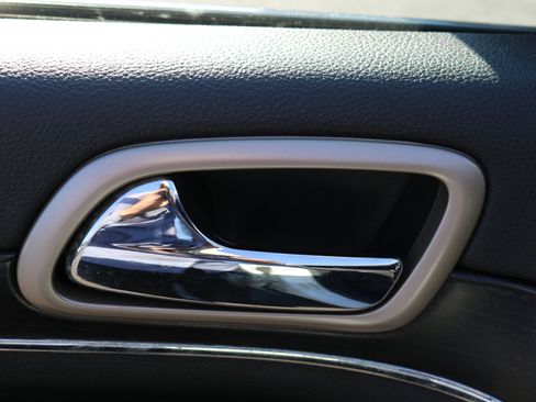 Used 2014 Jeep Grand Cherokee Limited image 14