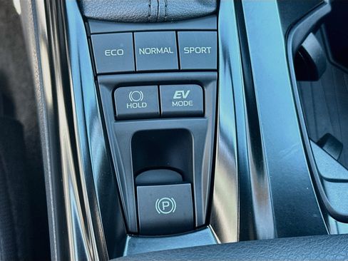 Used 2026 Toyota Camry SE FWD image 25