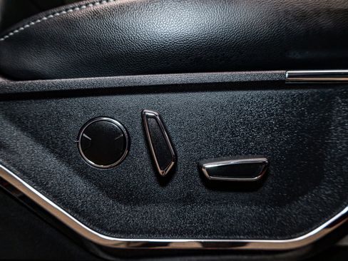 Used 2023 Ford F150 Lariat w/ Equipment Group 502A High image 31