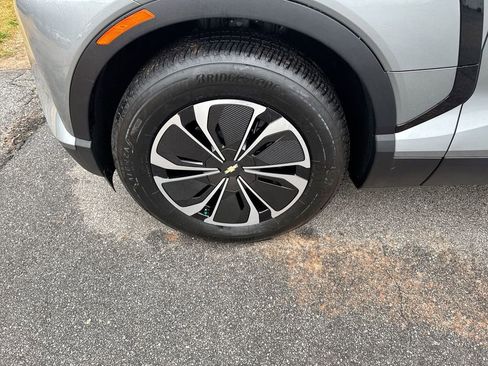 New 2025 Chevrolet Blazer EV LT image 12