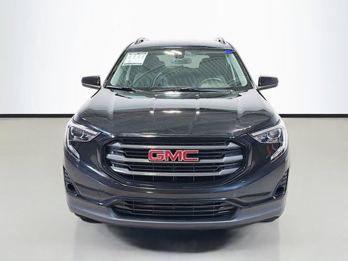 Used 2019 GMC Terrain SLT w/ Preferred Package FWD image 2